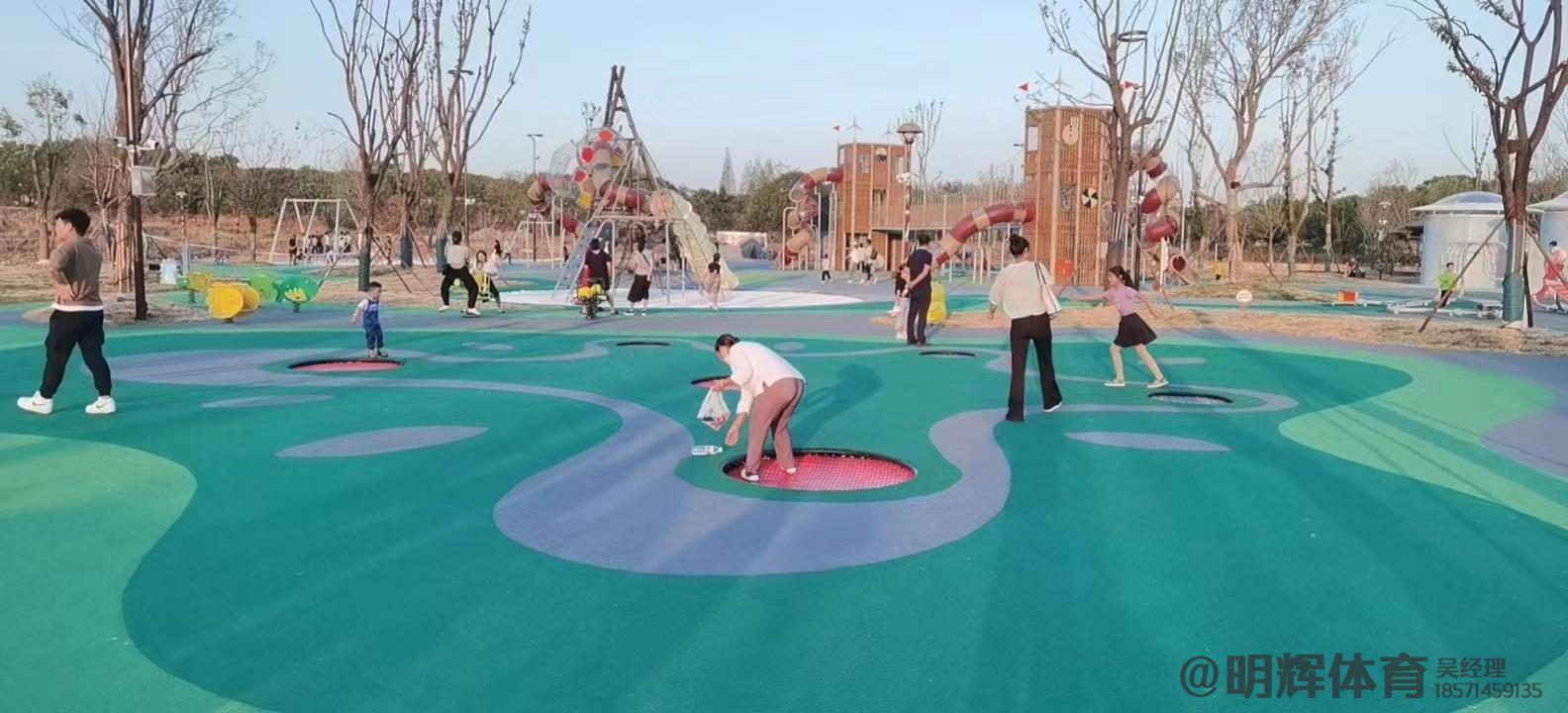 伊犁公园跑道是用什么材料做成的